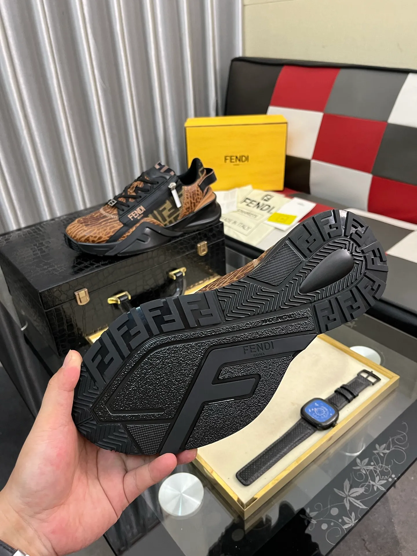Men's shoes 💰620⌚️⌚️ FEND* — Fendi Flow men's casual sneakers, with elastic straps, side zippers, and corrugated soles engraved with F. Embossed Fendi Flow lettering on the heel. Made of technical fabric and a mix of blue and genuine leather. Decorated with Lycra® details. FF graphic tongue. Ultra-light and wear-resistant EVA sole. Code number: 38-44